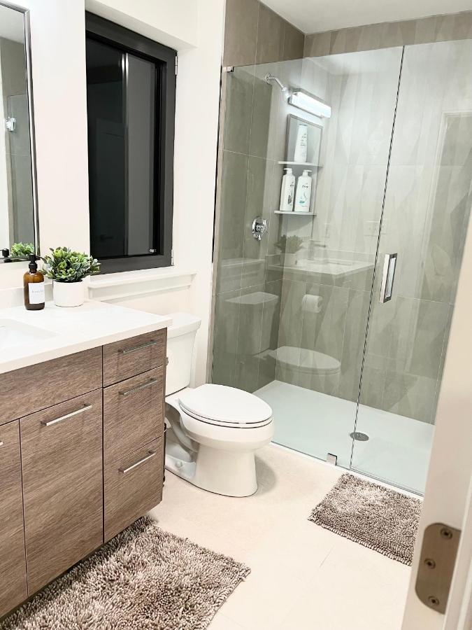 Modern 2 Bed Furnished Apartment In קווינסי מראה חיצוני תמונה