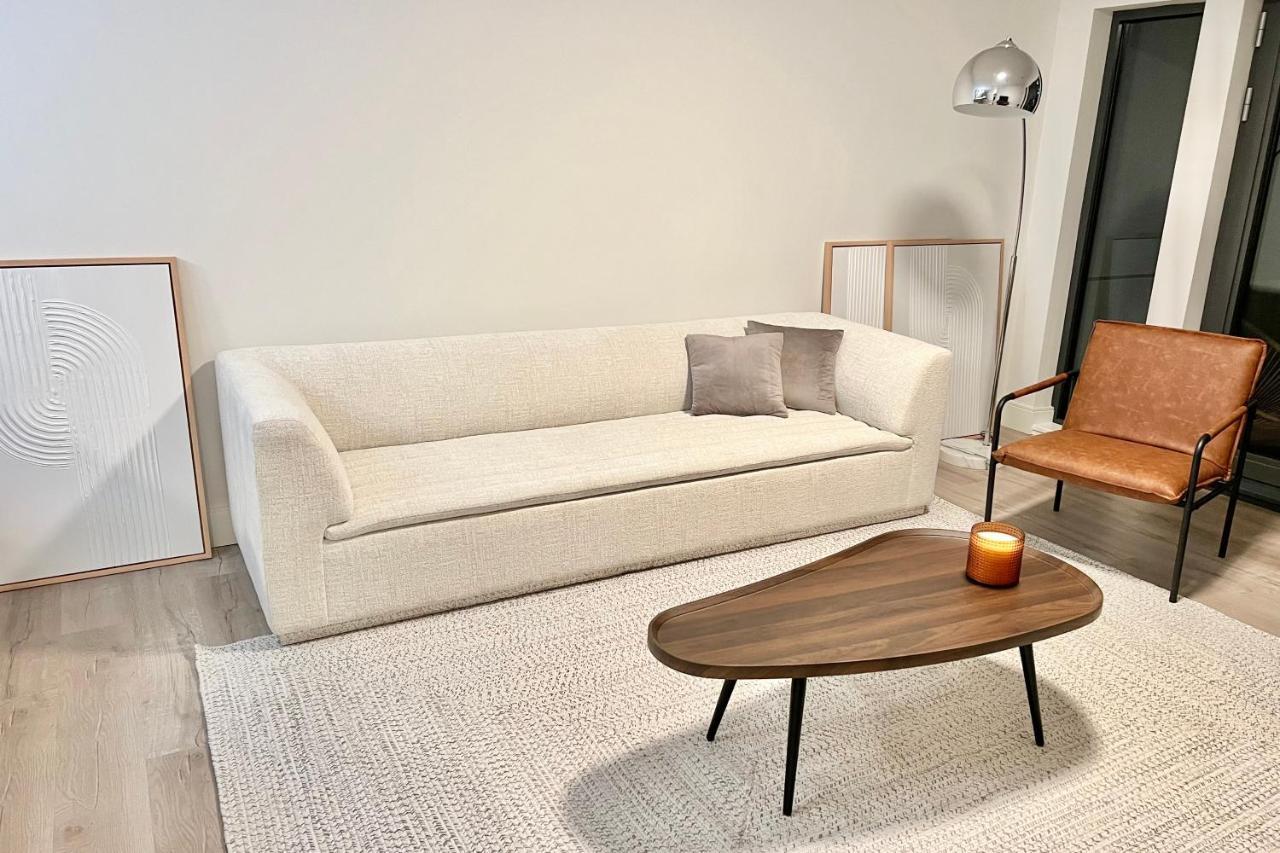 Modern 2 Bed Furnished Apartment In קווינסי מראה חיצוני תמונה
