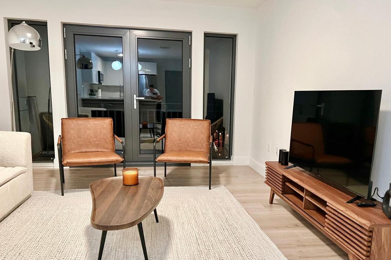 Modern 2 Bed Furnished Apartment In קווינסי מראה חיצוני תמונה