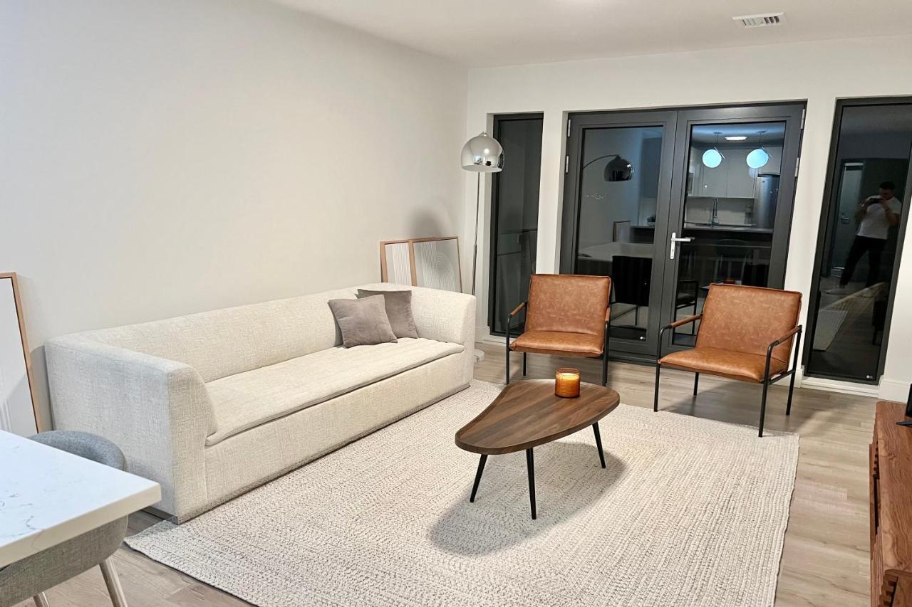 Modern 2 Bed Furnished Apartment In קווינסי מראה חיצוני תמונה